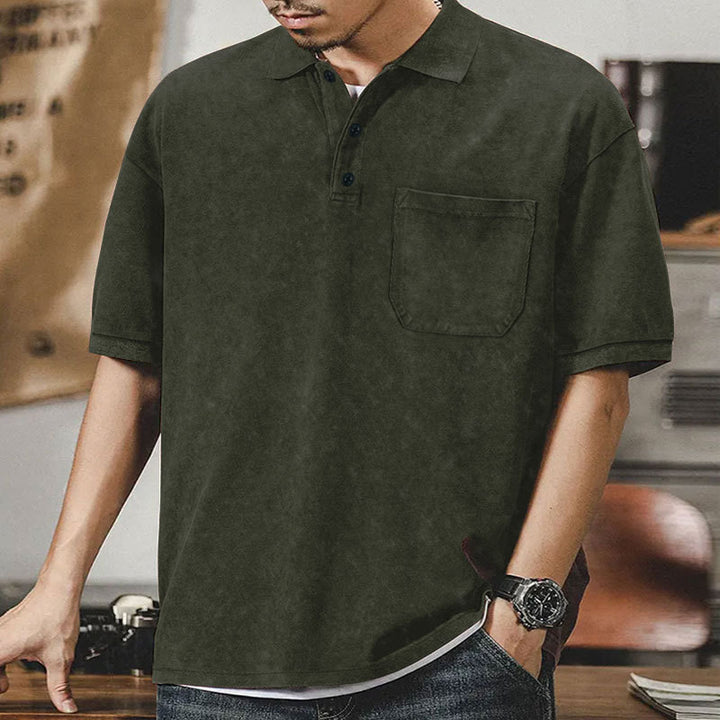 Herren Poloshirt med strukturerad design och praktisk bröstficka Mirla-Eva Jonsson