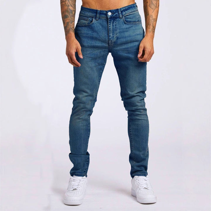 Herren Slim-Fit Jeans med elastisk komfortlinning och moderna detaljer Mirla-Eva Jonsson