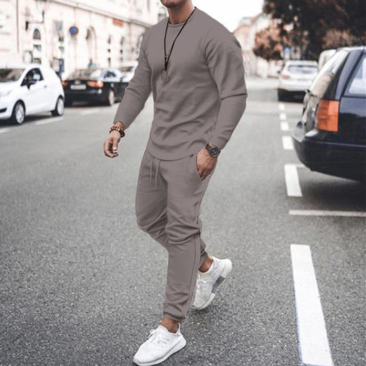 Herren Sportigt Fritidsset med elastiska muddar och praktisk design Mirla-Eva Jonsson