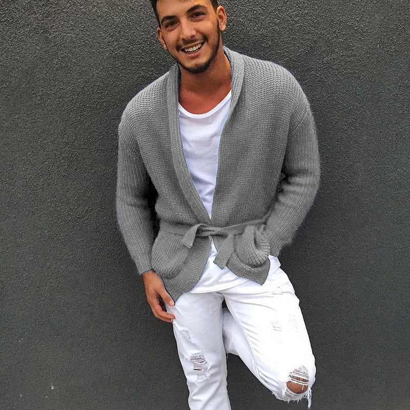 Herren Strickjacke mit modischem Gürtel und lässigem Schnitt Mirla-Eva Jonsson