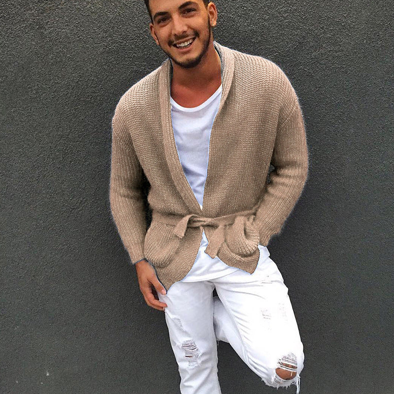 Herren Strickjacke mit modischem Gürtel und lässigem Schnitt Mirla-Eva Jonsson