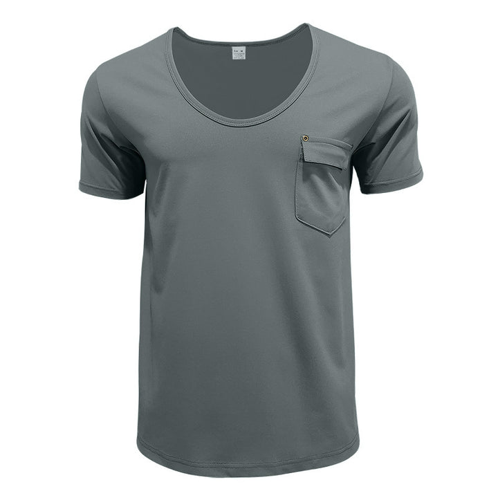 Herren T-Shirt med praktisk bröstficka och modern V-ringning Mirla-Eva Jonsson
