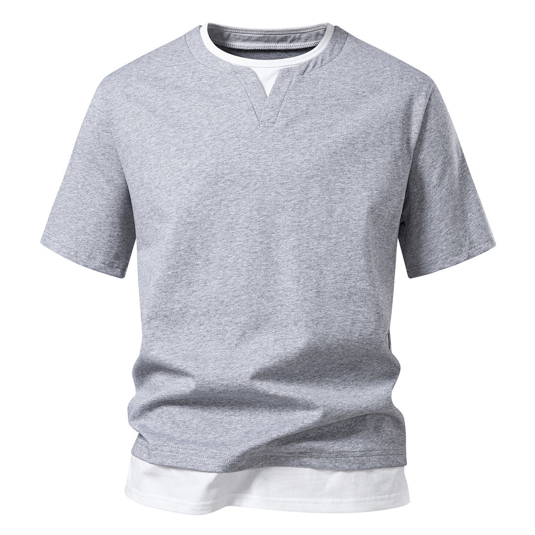 Herren V-hals T-shirt med modern skärning och avslappnad look Eva Jonsson-Eva Jonsson
