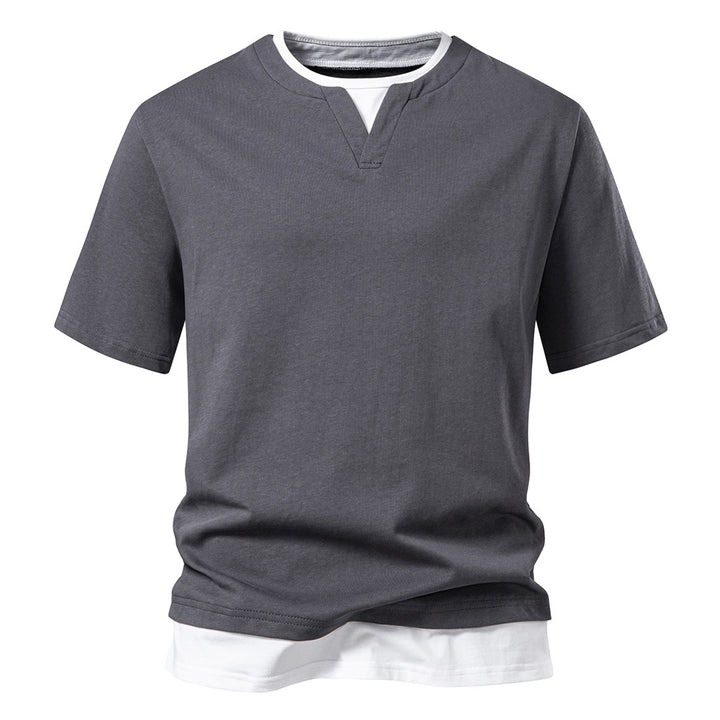 Herren V-hals T-shirt med modern skärning och avslappnad look Eva Jonsson-Eva Jonsson