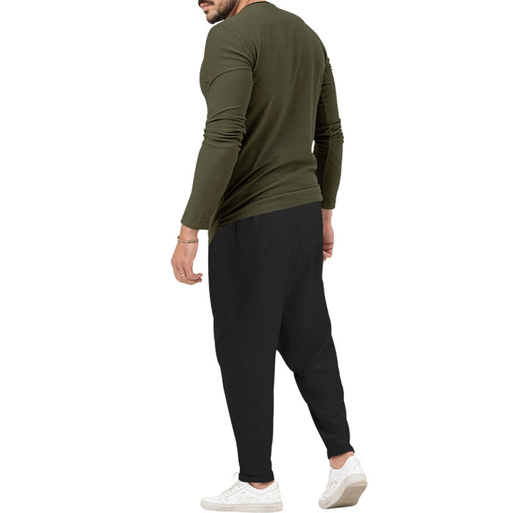 Herren avslappnad långärmad Henley-shirt i kombination med elegant joggbyxa Eva Jonsson-Eva Jonsson