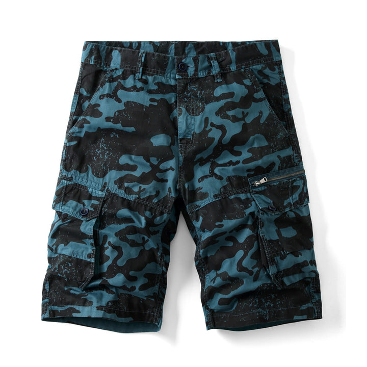 Herren cargoshorts med praktiska fickor och modernt kamouflage-mönster Mirla-Eva Jonsson