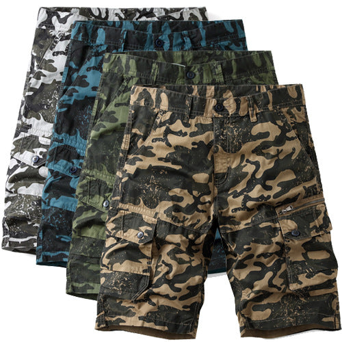 Herren cargoshorts med praktiska fickor och modernt kamouflage-mönster Mirla-Eva Jonsson