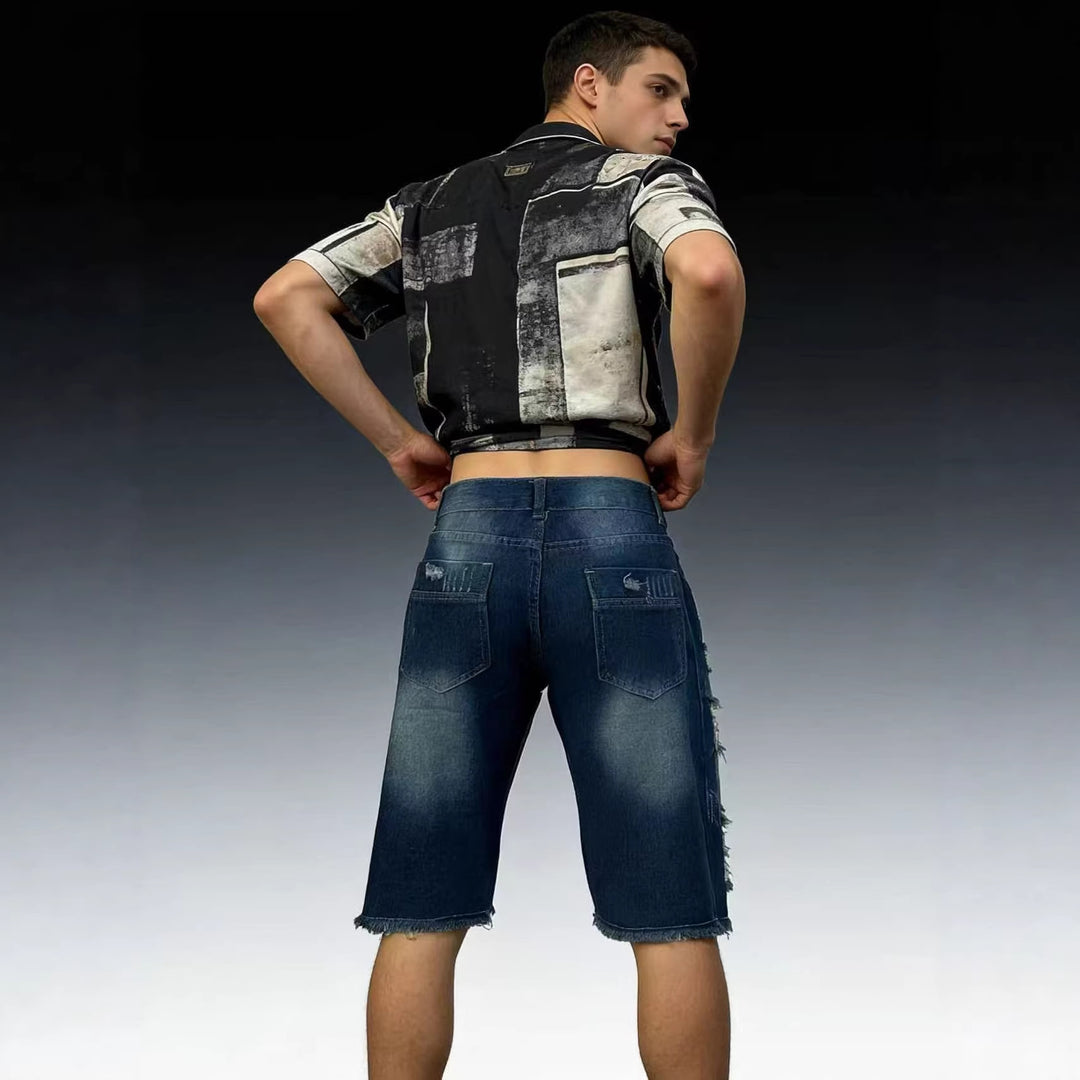 Herren casual destroyed jeans shorts with frayed hems and wide leg Mirla-Eva Jonsson