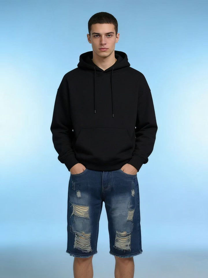 Herren casual destroyed jeans shorts with frayed hems and wide leg Mirla-Eva Jonsson