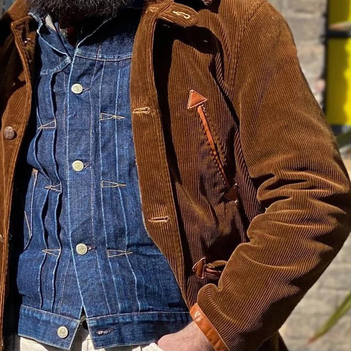 Herren cordjacka med praktisk fickdetalj och knap stängning Eva Jonsson-Eva Jonsson