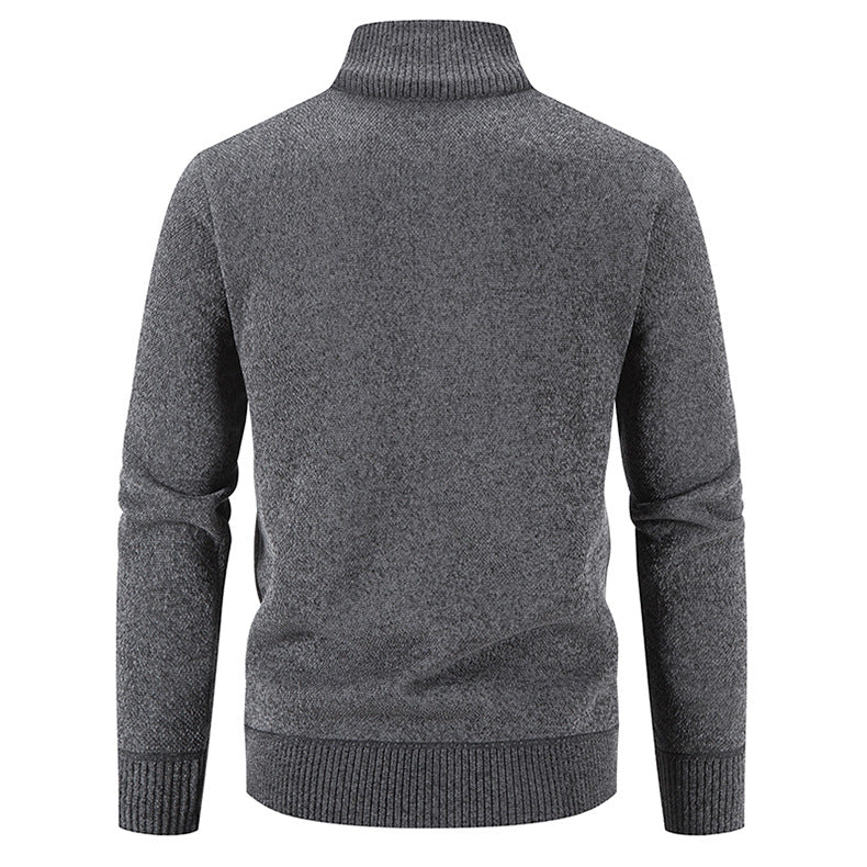 Herren elegant cardigan med hög krage och praktiska dragkedjefickor Mirla-Eva Jonsson