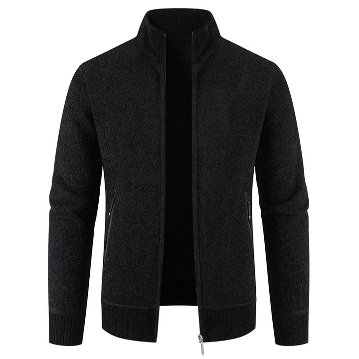 Herren elegant cardigan med hög krage och praktiska dragkedjefickor Mirla-Eva Jonsson