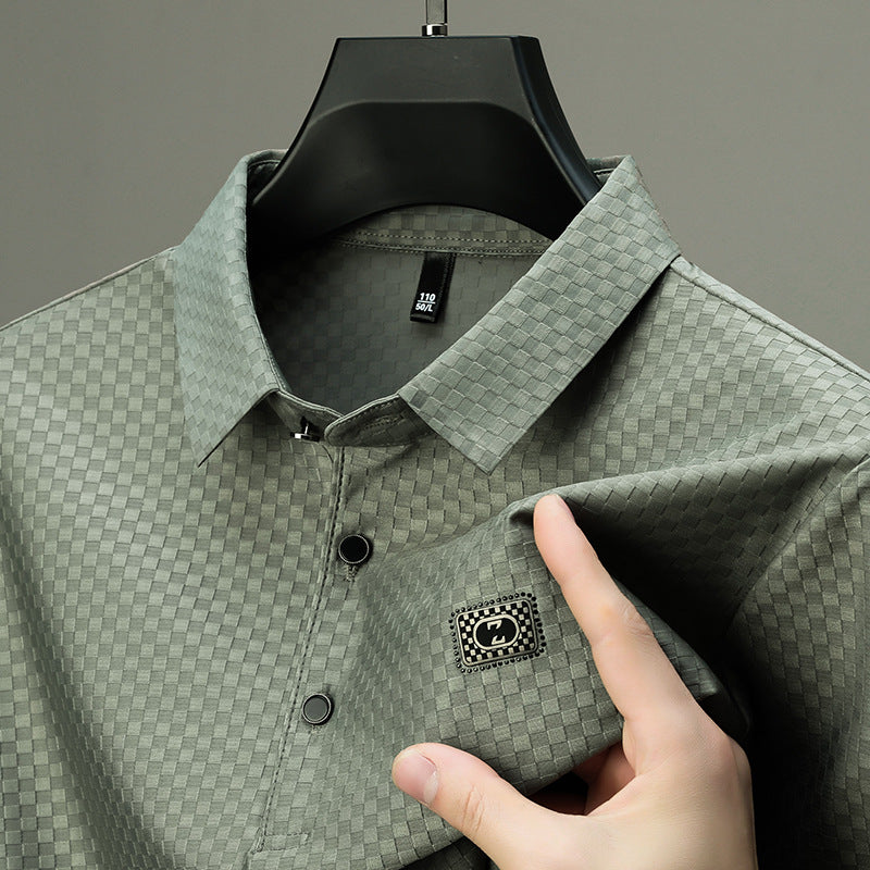 Herren elegant polo shirt med strukturerad yta och praktiska detaljer Mirla-Eva Jonsson