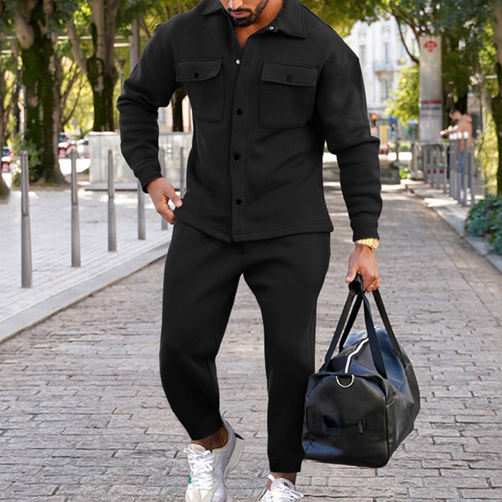 Herren fritidsset med strukturerad överdel och matchande joggingsbyxor Eva Jonsson-Eva Jonsson