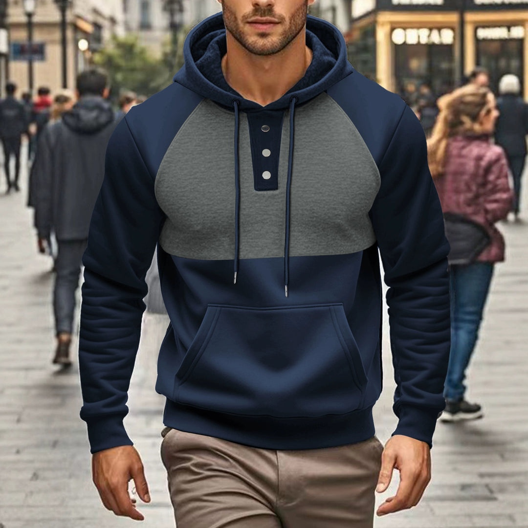 Herren hoodie med genomgående kängurufickdesign och moderiktig knapplist Mirla-Eva Jonsson