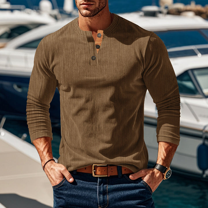 Herren långärmad Henley-tröja med strukturerad design och knappdetaljer Eva Jonsson-Eva Jonsson