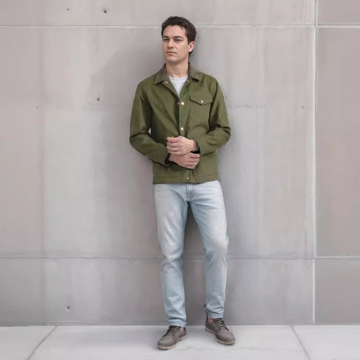 Herren mockajacka med modernt design och praktiska fickor Mirla-Eva Jonsson