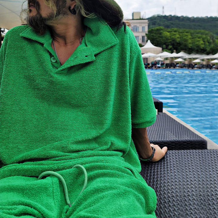 Herren oversized T-shirt och shorts-set med avslappnad design Mirla-Eva Jonsson