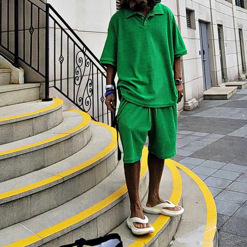 Herren oversized T-shirt och shorts-set med avslappnad design Mirla-Eva Jonsson
