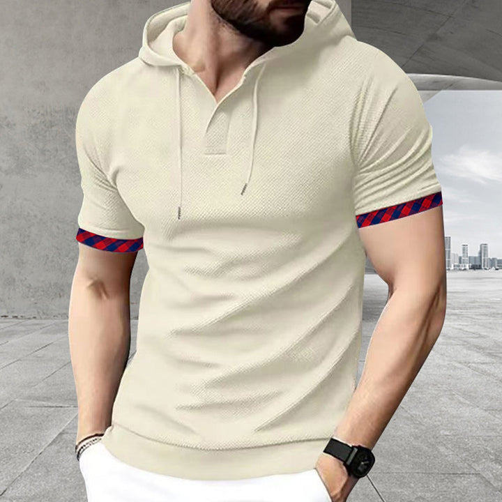 Herren polo shirt med huva och dekorativ ärmslut Mirla-Eva Jonsson