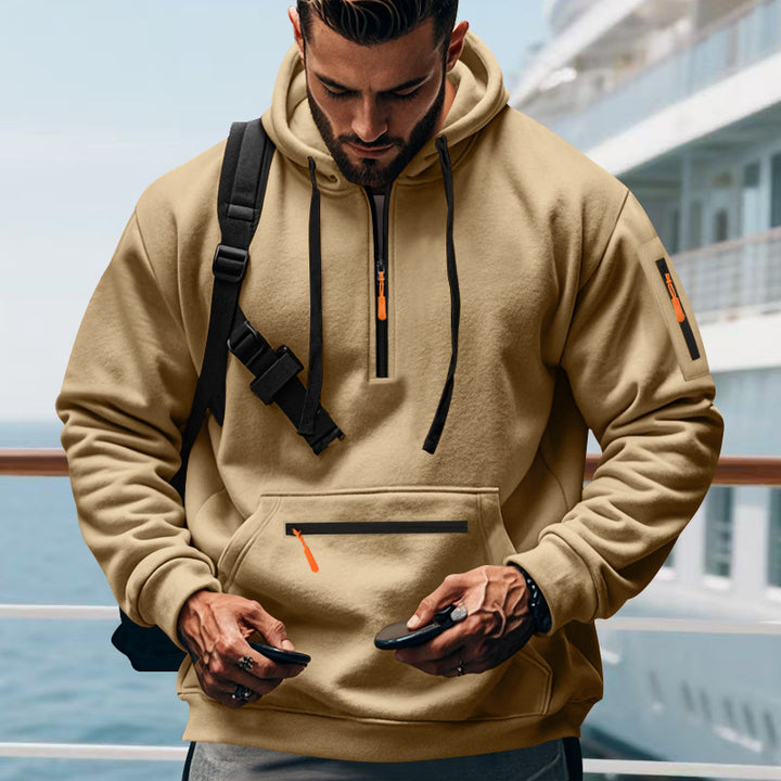 Herren sportig hoodie med praktiska blixtlåsfickor Mirla-Eva Jonsson