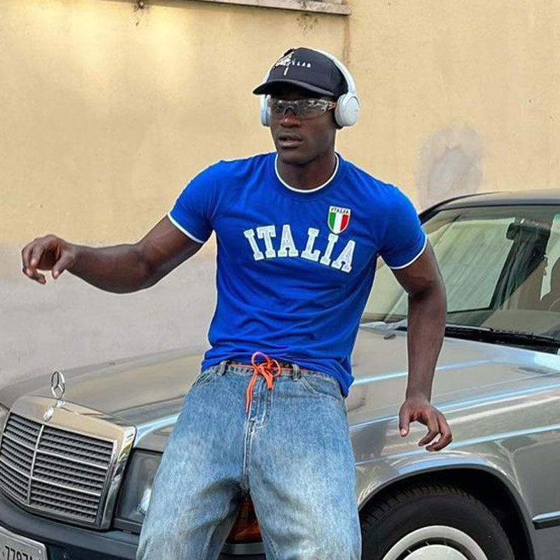 Herren sportigt T-shirt med Italia-motiv och kontrasterande accenter Mirla-Eva Jonsson