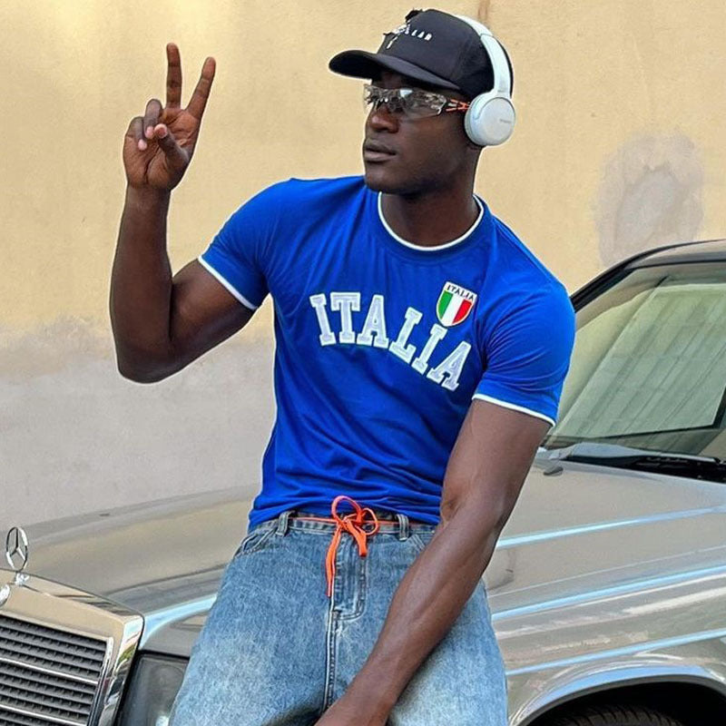 Herren sportigt T-shirt med Italia-motiv och kontrasterande accenter Mirla-Eva Jonsson