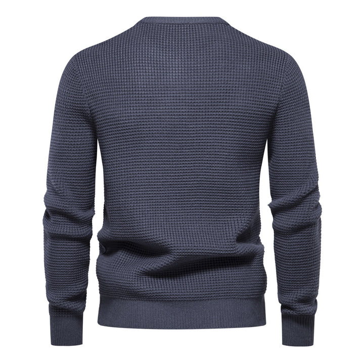 Herren stickad tröja med modern strukturell design Mirla-Eva Jonsson