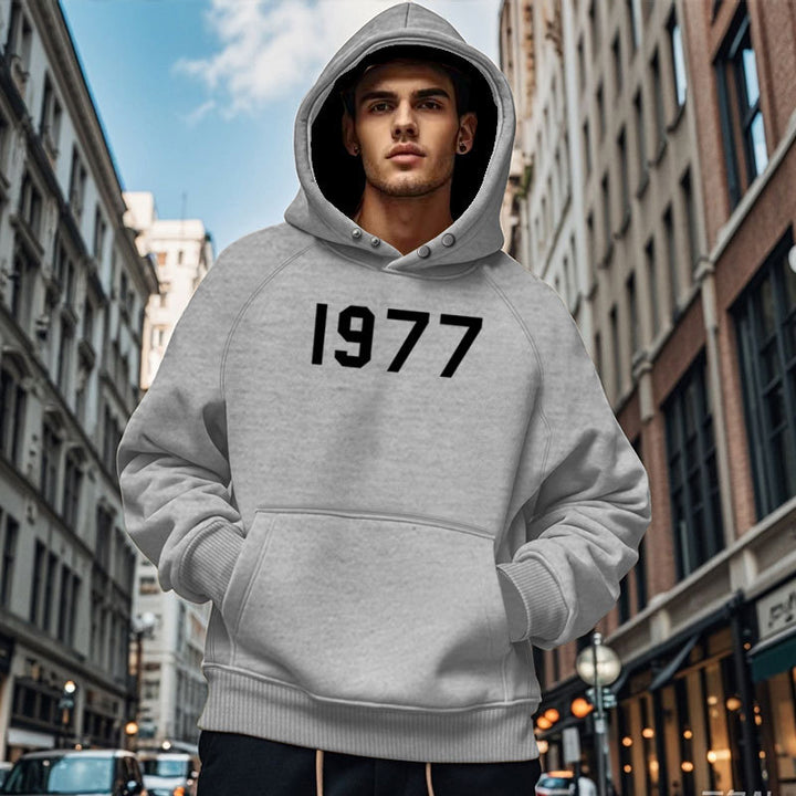 Herrens Bekväm Hoodie med ovanlig design och praktiska fickor Mirla-Eva Jonsson
