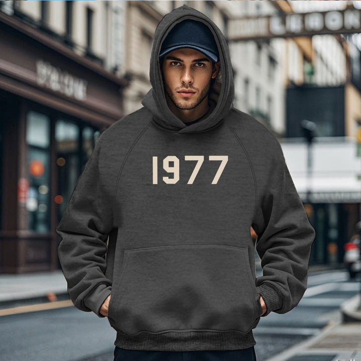 Herrens Bekväm Hoodie med ovanlig design och praktiska fickor Mirla-Eva Jonsson
