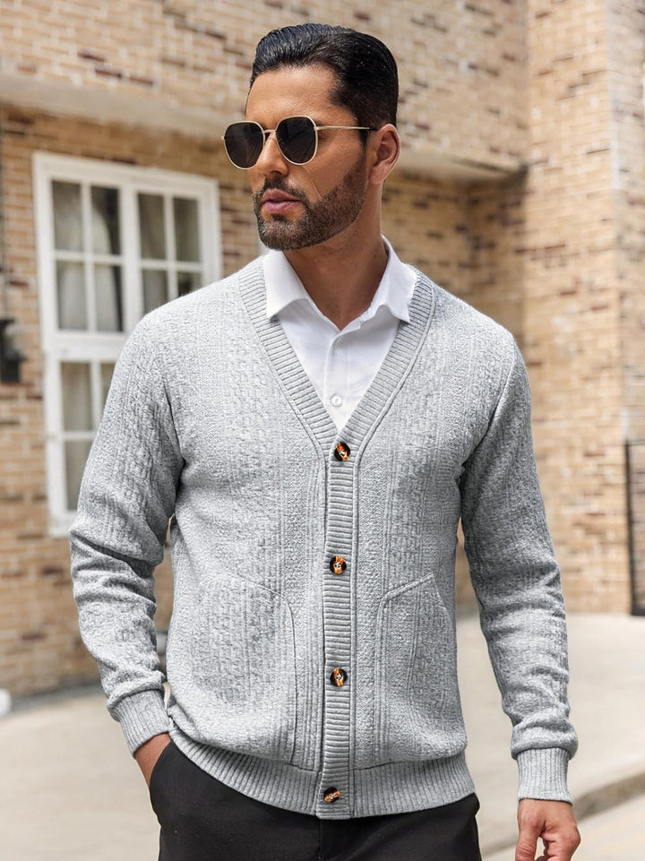 Herrens Modiga Stickad Cardigan med Praktiska Fickor och Unik Textur Mirla-Eva Jonsson