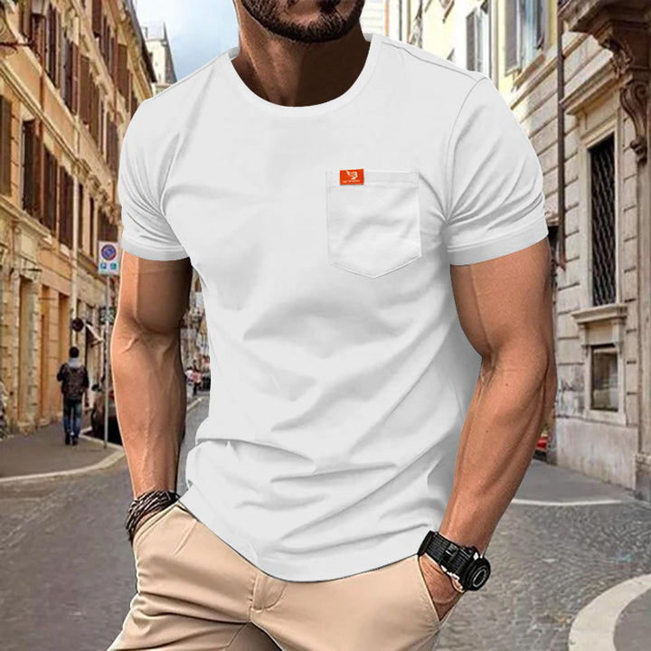 Herrens Premium Rundhals T-shirt med bröstficka Mirla-Eva Jonsson