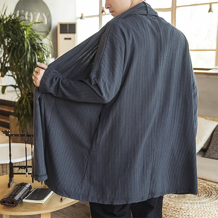Herrens avslappnad Kimono-jacka med elegant snitt och mjukt tyg Mirla-Eva Jonsson
