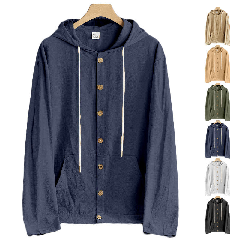 Herrens avslappnad hoodie med strukturerad design och träknappar Mirla-Eva Jonsson