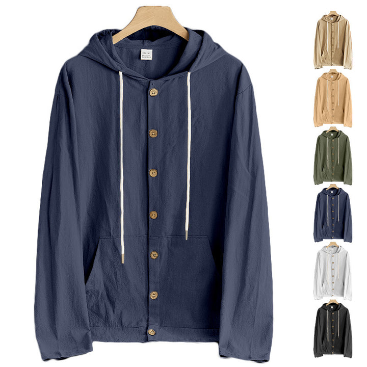 Herrens avslappnad hoodie med strukturerad design och träknappar Mirla-Eva Jonsson