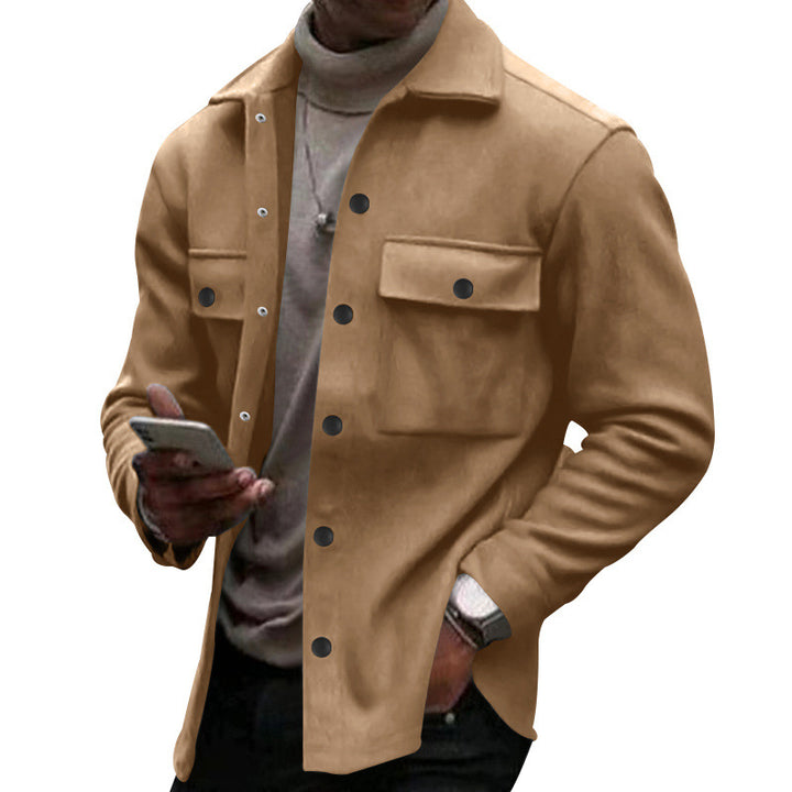 Herrens avslappnad overshirt-jacka med stora bröstfickor och modern design Mirla-Eva Jonsson