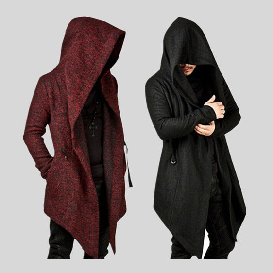 Herrens avslappnad strickkappa med uttrycksfull design och huva Eva Jonsson-Eva Jonsson