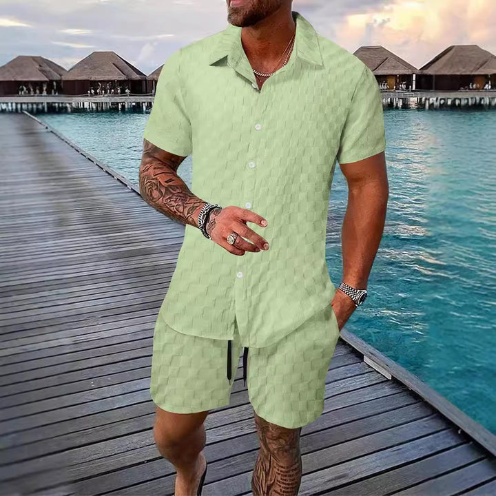 Herrens avslappnade skjorta med strukturerad design och matchande shorts Mirla-Eva Jonsson