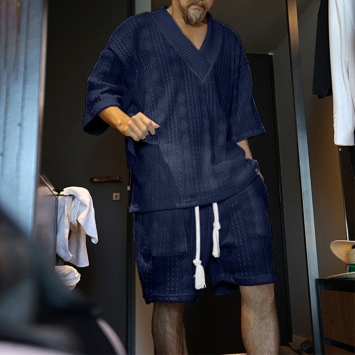 Herrens avslappnade strandoutfit med andningsbart överdel och praktiska shorts Mirla-Eva Jonsson