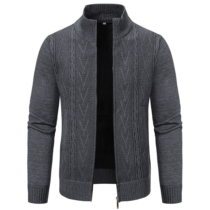 Herrens cardigan med modern flätmönster och hög ståkrage Eva Jonsson-Eva Jonsson