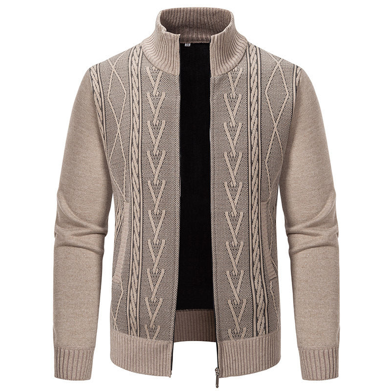 Herrens cardigan med modern flätmönster och hög ståkrage Eva Jonsson-Eva Jonsson