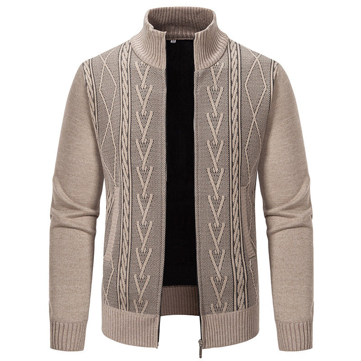Herrens cardigan med modern flätmönster och hög ståkrage Eva Jonsson-Eva Jonsson