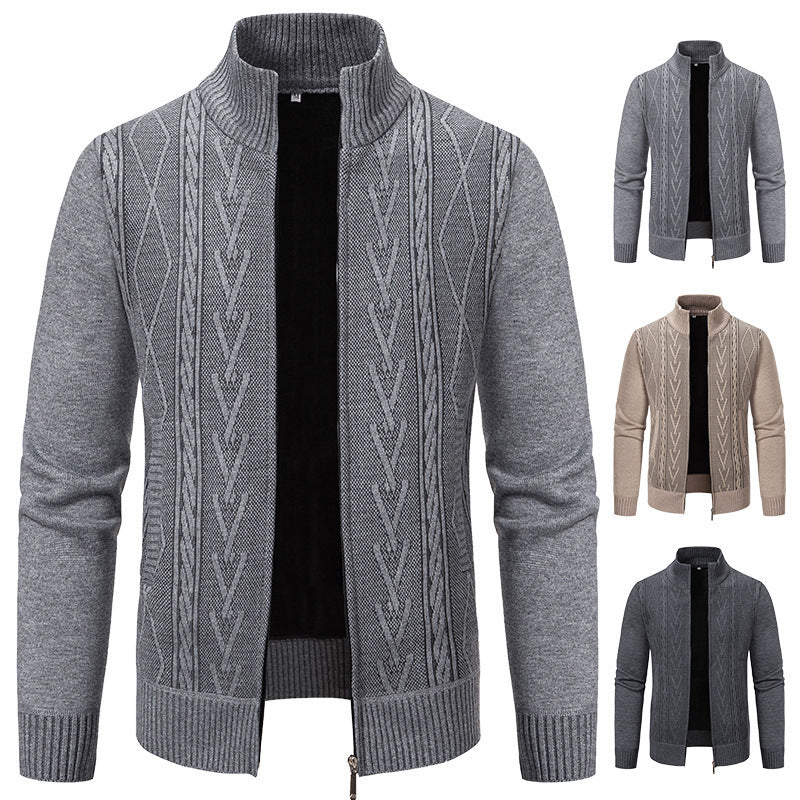 Herrens cardigan med modern flätmönster och hög ståkrage Eva Jonsson-Eva Jonsson