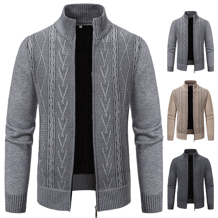 Herrens cardigan med modern flätmönster och hög ståkrage Eva Jonsson-Eva Jonsson