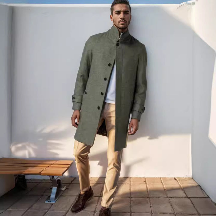 Herrens elegant och figursydd trenchcoat i högkvalitativ ull Mirla-Eva Jonsson