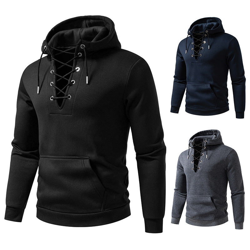 Herrens hoodie med moderiktig snördesign Mirla-Eva Jonsson