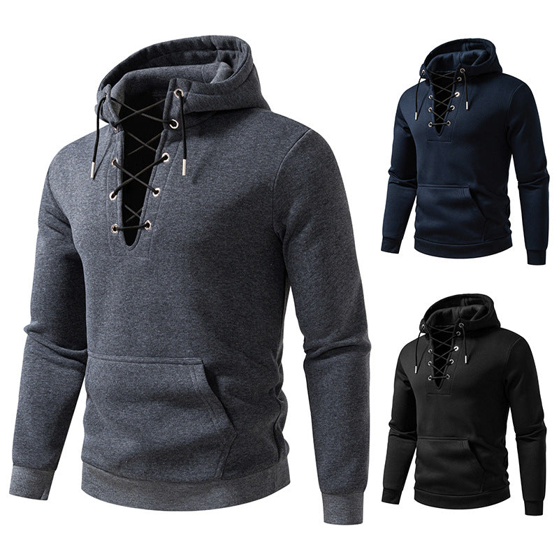 Herrens hoodie med moderiktig snördesign Mirla-Eva Jonsson