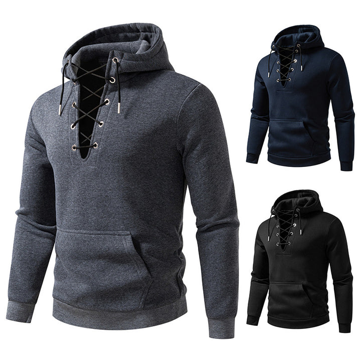 Herrens hoodie med moderiktig snördesign Mirla-Eva Jonsson