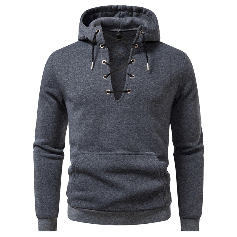 Herrens hoodie med moderiktig snördesign Mirla-Eva Jonsson