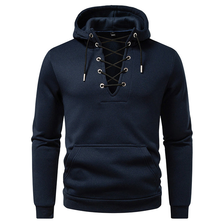 Herrens hoodie med moderiktig snördesign Mirla-Eva Jonsson